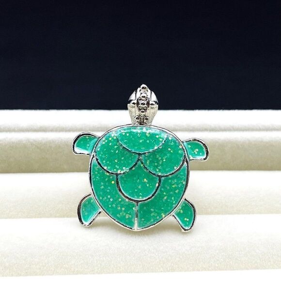 925 Sterling Silver with Glittery Green Enamel Sea Turtle Statement Ring Size 8 - Picture 3 of 9